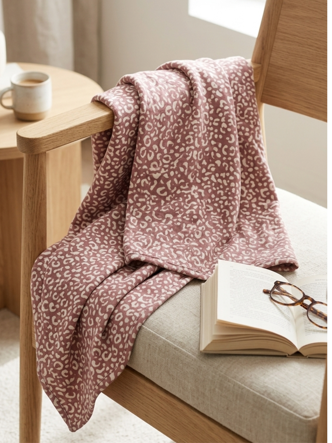 B STORIES Leopard Print Cotton Knit Throw Blanket | Soft, Breathable & Lightweight | All Season Couch, Bed & Sofa Throw | 81x59 Inches | 180 GSM | Pink