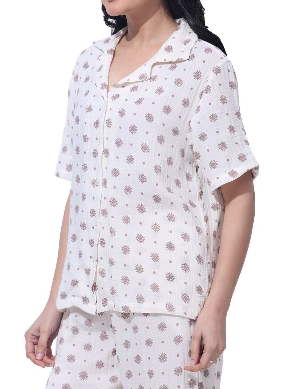 Side pocket detail on women's cotton pajama set – functional sleepwear for ladies with phone pocket
